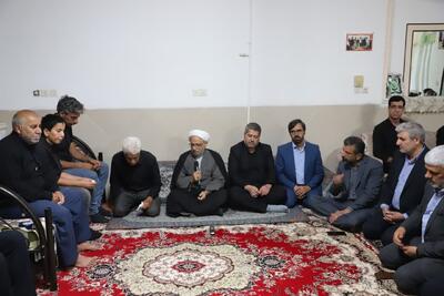 دیدار مسئولان یزد با خانواده شهید حادثه تروریستی زاهدان
