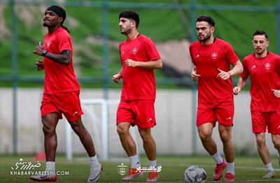 اورونوف دین خود را به پرسپولیس ادا می‌کند؟