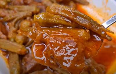 خورشت بامیه مجلسی بدون لیز شدن / فیلم