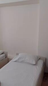 رزرو آپارتمان نزدیک باب الجواد 09157892321