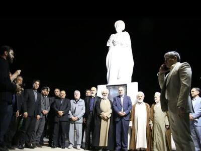 مجسمه مرحوم آیت‌الله سید یحیی جعفری در شهر کرمان رونمایی شد