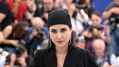 استایل پریناز ایزدیار بیشتر از 200 میلیون آب خورد!