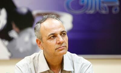 زیدآبادی: پزشکیان دامن خود را لکه لایحه «مقابله با محتوای خلاف واقع در فضای مجازی» پاک کند