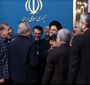 ماجرای عکس پزشکیان و چند نماینده خندان!