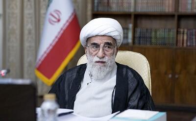 عکس جنجالی آیت‌الله جنتی با ویلچر
