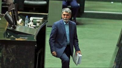 وزیر ارشاد کارت زرد دریافت کرد
