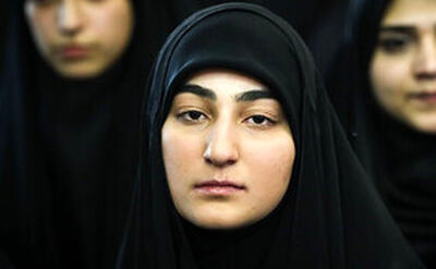 عکسی از زینب و نرجس سلیمانی در دیدار با رهبر انقلاب