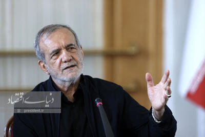 حزب جمهوریت ایران اسلامی؛ آقای پزشکیان! لایحه مقابله با نشر محتوای خلاف واقع، پوست خربزه‌ای است که از عوامل دولت پیشین به زیر پای شما لغزانده‌اند
