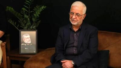 حضور وزیر کشور در منزل شهیدان حاجی‌زاده و کاظمی