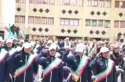 فیلم/ سلام نظامی کاروان اعزامی ایران به مسابقات چنگدو چین - پارس فوتبال