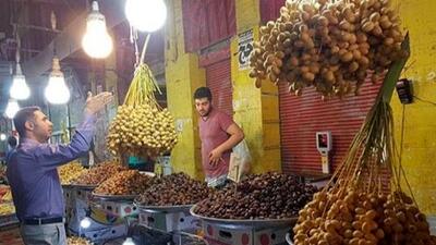 خلاقیت خنده دار بَقال اهوازی برای فرار از گرمای 50 درجه حماسه آفرید/ صدهزار آفرین به این مغز پر از ایده