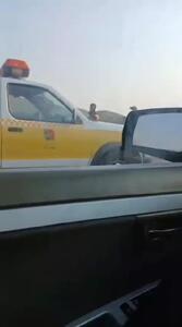 فیلم / هندوانه ها وسط جاده آسفالت سبز شدند/ اتفاق عجیب در جاده خواجه اهر