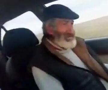آواز جگرسوز؛ صدای بینظیر و سوزناک پدر بزرگ کورد که مثل رالی رانندگی هم میکنه و میخونه