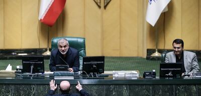 نیکزاد: مجلس نامه استرداد لایحه فضای مجازی را دریافت کرد