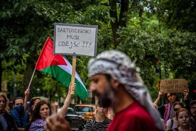 حامیان فلسطین در مقابل وزارت خارجه لهستان دست به اعتصاب غذا زدند