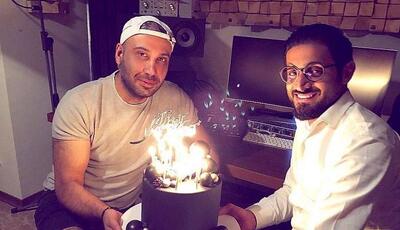 عکس زیرخاکی از جشن تولدِ محسن چاووشی
