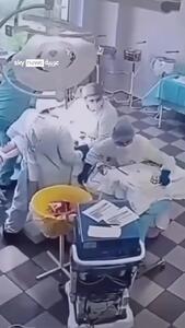 ببینید؛ ادامه عمل جراحی هنگام زلزله ۸.۸ ریشتری