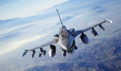 کابین جنگنده F-16 چه شکلی است؟