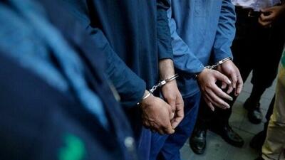 دام مأموران قلابی برای توریست‌ها و صراف‌ها