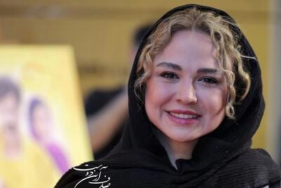 استایل شیک و ساده نیلوفر هوشمند در مراسم اکران یک فیلم