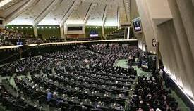 کیهان: استرداد لایحه مقابله با نشر اکاذیب توسط دولت «مبتذل» است
