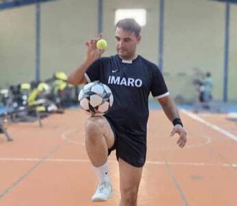 ثبت دو رکورد جهانی روپایی سرعتی با توپ تنیس هاکی ، توسط آرش احمدی