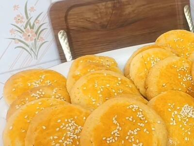 طرز تهیه نون قندی سنتی خوشمزه / با ماست و پودر قند در فر فقط با یه دونه تخم مرغ شیرینی خونگی