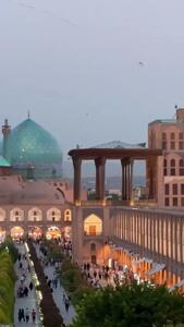 غروب پر هیاهو و پر سر و صدا در میدان نقش جهان اصفهان+ فیلم