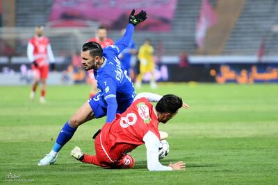 مجوز حرفه‌ای استقلال و پرسپولیس صادر می شود؟