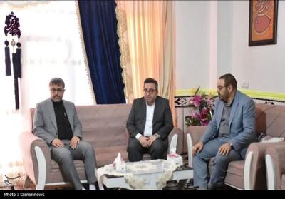 معاون قوه قضائیه در یاسوج با خانواده شهدا دیدار کرد- عکس صفحه استان تسنیم | Tasnim