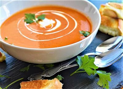 طرز تهیه سوپ گوجه فرنگی ایتالیایی یکی از ۱۰ سوپ برتر دنیا