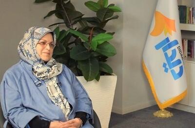 آذر منصوری: دلیل اصرار بر سیاست فیلترینگ چیست؟/ کشور را وارد بحران‌های متعددی کردیم