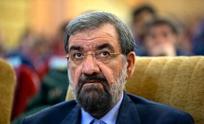 محسن رضایی به آمریکایی ها: دست دو آدم زنجیری را ببندید!