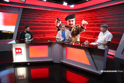 رضا عطاران بازیگر مولف و بزرگی در سینمای ایران است و باید قدر خود را بداند