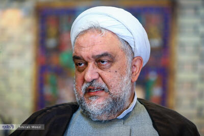 امیری‌فر: دولت پزشکیان بهتر از دولت قبل عمل کرده، اما پایداری‌ها سنگ‌اندازی می‌کنند/ تا وقتی که پایداری‌ها در صداوسیما حاکم هستند، امیدی به تغییر نیست