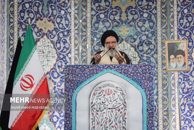 آیت الله خاتمی: تقوا، کلید موفقیت و حریم‌داری در برابر چالش‌ها است