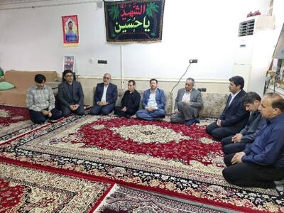 رئیس‌کل دادگستری استان بوشهر با خانواده شهید ایمان قائدی دیدار کرد