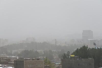 ورود ریزگردها به استان کرمان؛ پیش‌بینی رگبار باران در برخی مناطق