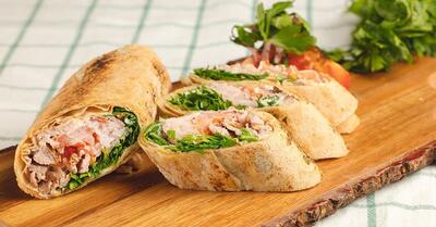 شاورما با سس سیر و سیب زمینی یک ترکیب برنده است