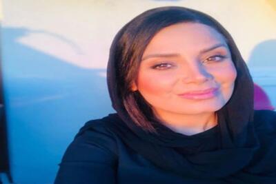 چهره ها در زمان؛ دکوراسیون شیک و مدرن اتاق پذیرایی خانه صبا راد / نگاهی به جزئیات بی‌نظیر منزلش از قالی ابریشم تا مبلمان خاص