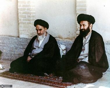 برای تعیین محل اقامت امام بعضا حاج سیداحمد خوانساری با سازمان امنیت مذاکره می‌کرد