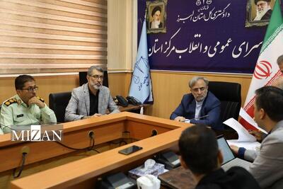 دادستان کرج: باید با نظارت بیشتر بر کافه‌ها و اماکن شهر از عرضه مواد خوراکی و دارویی غیرمجاز جلوگیری شود