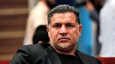 نگاهی به گردنبند طلای علی دایی که از زیر لباسش خودنمایی می کند +عکس/ علاقه آقای فوتبالیست به جواهرات