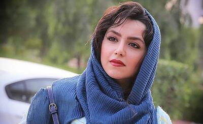استایل و ژست‌های نازنین بیاتی در یک گالری - سبک ایده آل