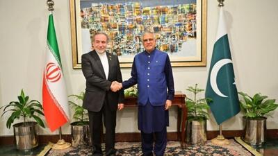عراقچی با وزیر خارجه پاکستان دیدار و گفت‌و‌گو کرد