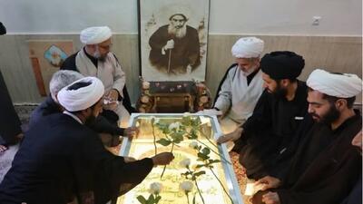 ادای احترام خادمان حرم بانوی کرامت به مقام شهید شیخ فضل‌الله نوری