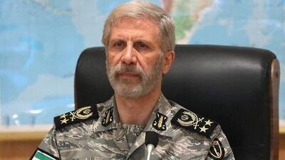 فرمانده کل ارتش: تهدید دشمن را تمام‌شده تلقی نمی‌کنیم
