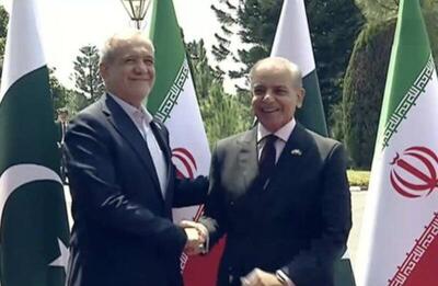 فیلم/ استقبال رسمی نخست‌ وزیر پاکستان از پزشکیان