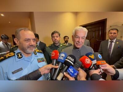 وزیردفاع پاکستان:خواستارمشارکت بادوام با ایران برای‌صلح منطقه‌ای هستیم