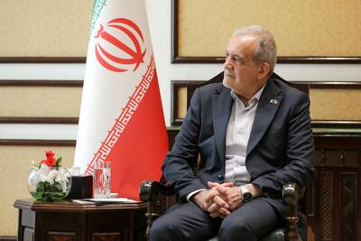 شعرخوانی مسعود پزشکیان در پاکستان/ رئیس جمهور: می‌توانیم حجم روابط ایران و پاکستان را از 3 میلیارد به 10 میلیارد دلار ارتقاء دهیم
